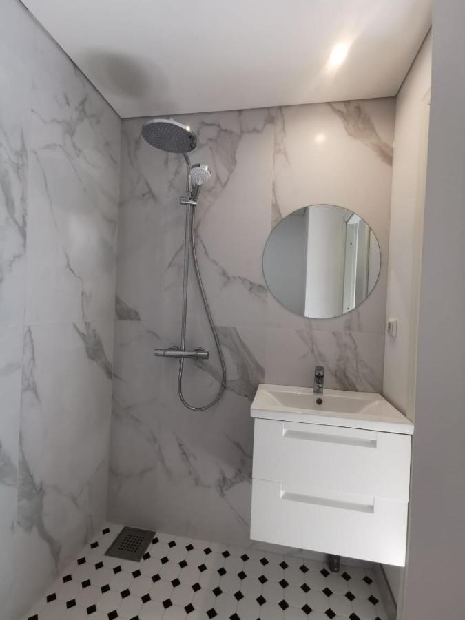 Tolstoi Scandinavian 1 Bedroom + Free Parking Apartment *