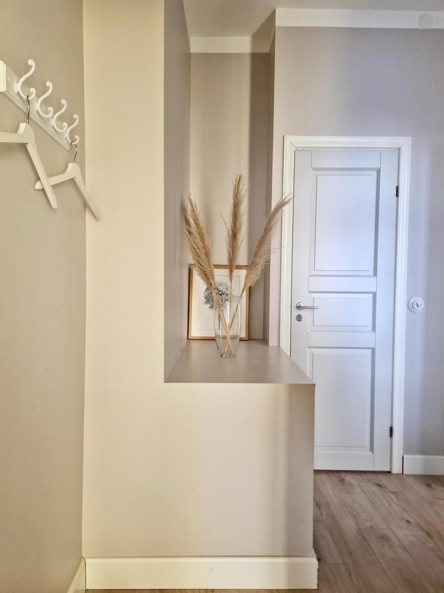 Tolstoi Scandinavian 1 Bedroom + Free Parking Apartment